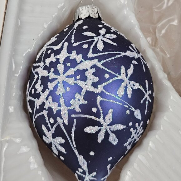 Commodore Ornaments Christmas Classics Blue White Glitter Snowflakes Vintage - Picture 6 of 12